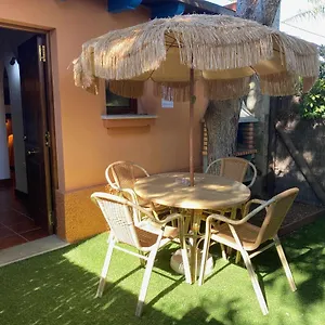 estudio-para-pareja-con-jardincito-privado-barbacoa-con.es-andalucia.com/